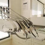 Detailed view of dental instruments in a Şehitkamil clinic, ideal for medical themes.